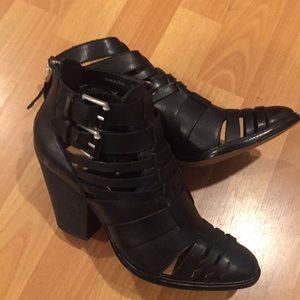 Dolce Vita Helsa Booties